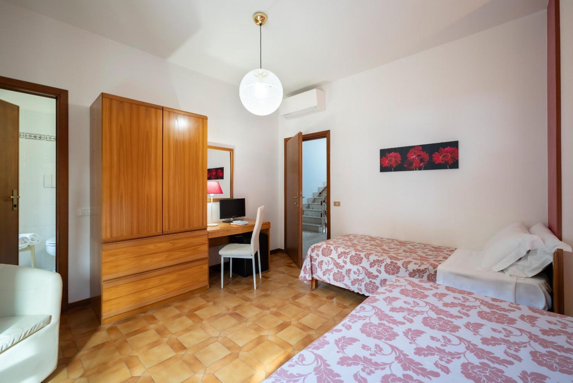 Hotel Parco Dei Pini - 100Mt Dal Mare ฟอลลอนนีกา ภายนอก รูปภาพ