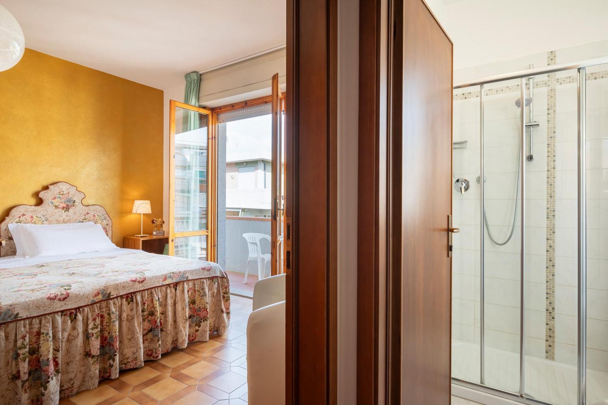 Hotel Parco Dei Pini - 100Mt Dal Mare ฟอลลอนนีกา ภายนอก รูปภาพ