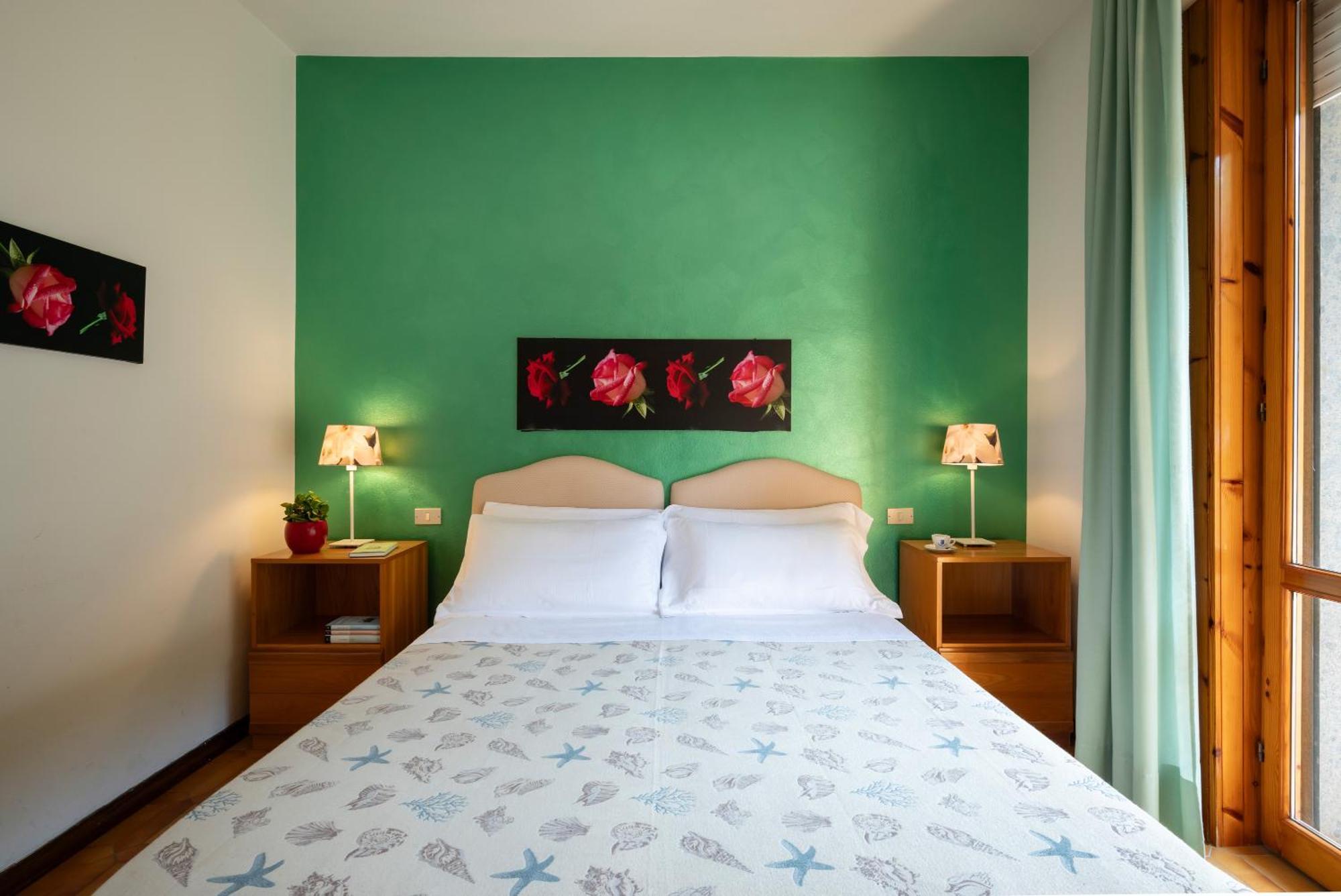 Hotel Parco Dei Pini - 100Mt Dal Mare ฟอลลอนนีกา ภายนอก รูปภาพ