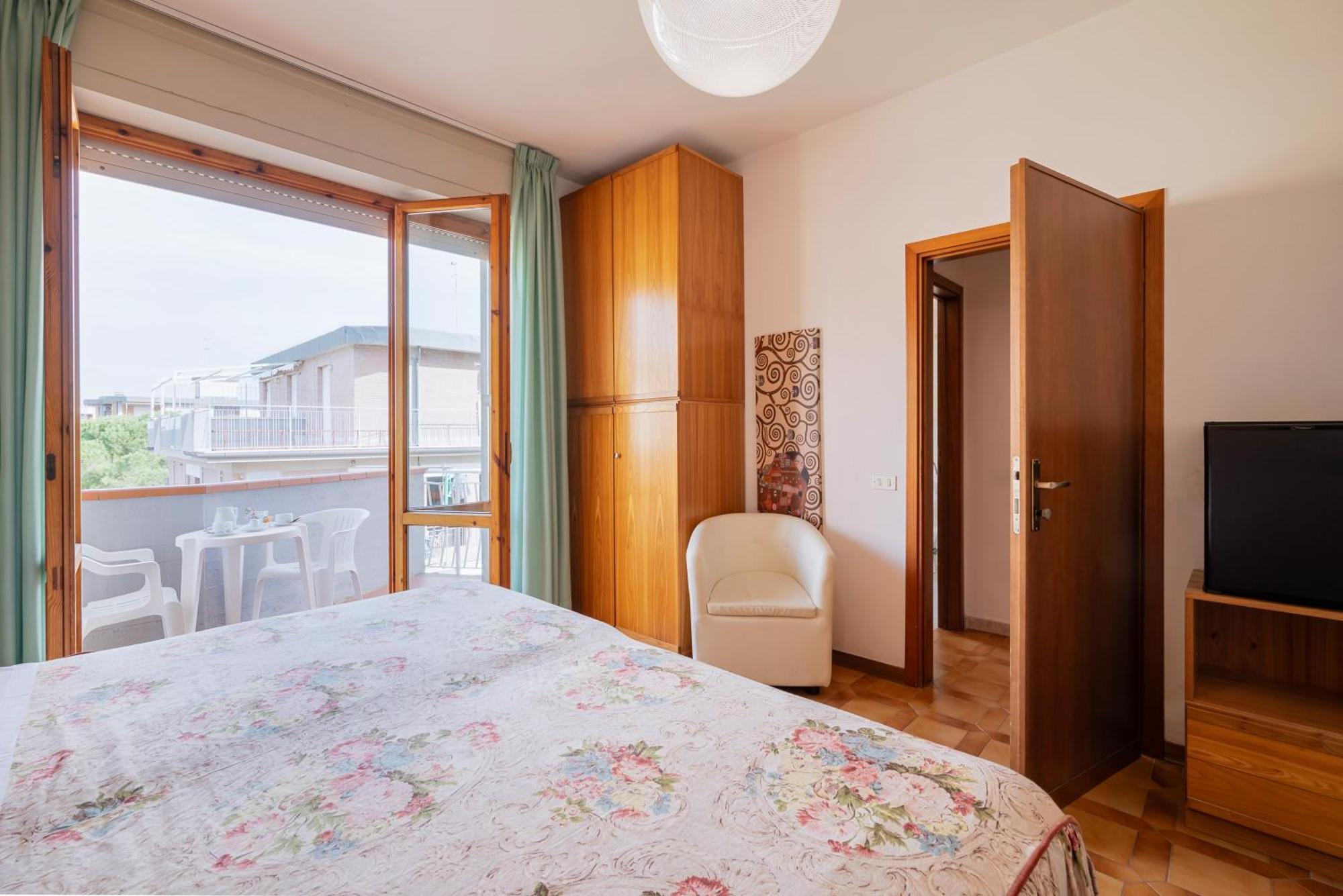 Hotel Parco Dei Pini - 100Mt Dal Mare ฟอลลอนนีกา ภายนอก รูปภาพ